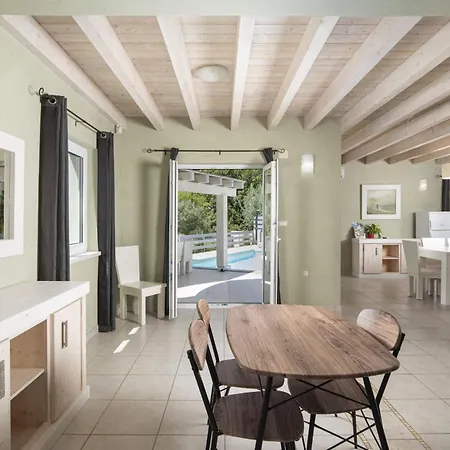Villa 8-bedroom Bianca With Sea View And Pool Table *