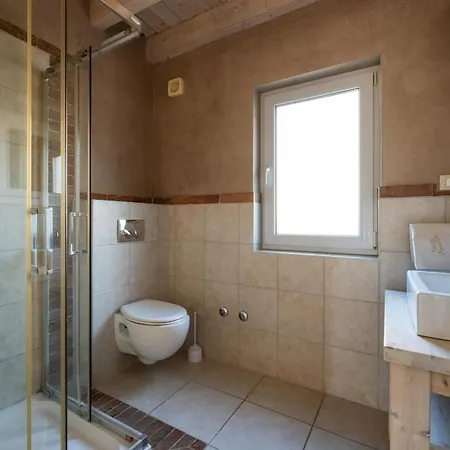 Villa 8-bedroom Bianca With Sea View And Pool Table Premantura
