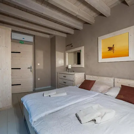 Willa 8-bedroom Bianca With Sea View And Pool Table *