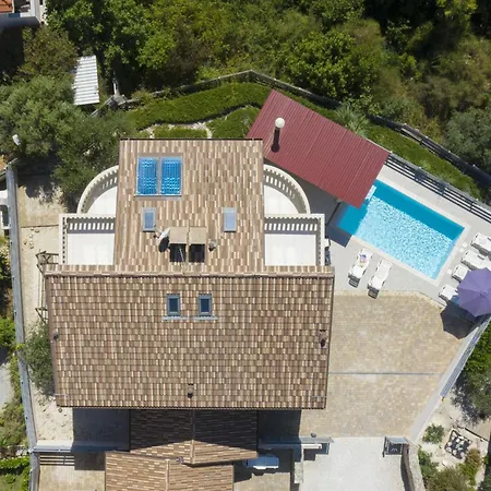 8-bedroom Bianca With Sea View And Pool Table Willa *