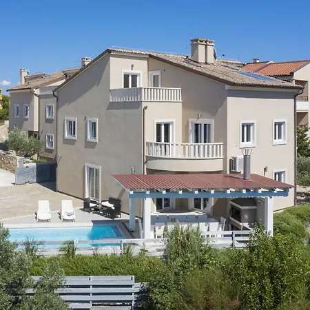 8-bedroom Bianca With Sea View And Pool Table Premantura