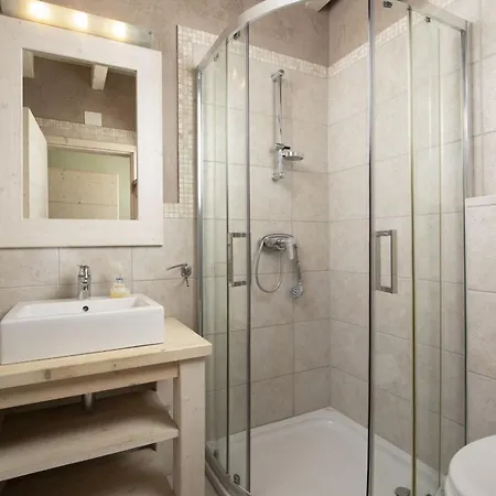 8-bedroom Bianca With Sea View And Pool Table Willa