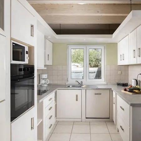 8-bedroom Bianca With Sea View And Pool Table Premantura